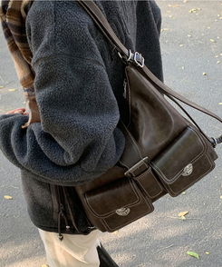 バッグ バックルレザーショルダーバッグ MOCHA