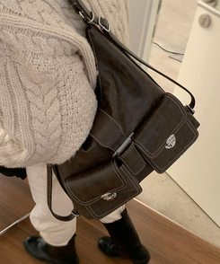 バッグ バックルレザーショルダーバッグ MOCHA
