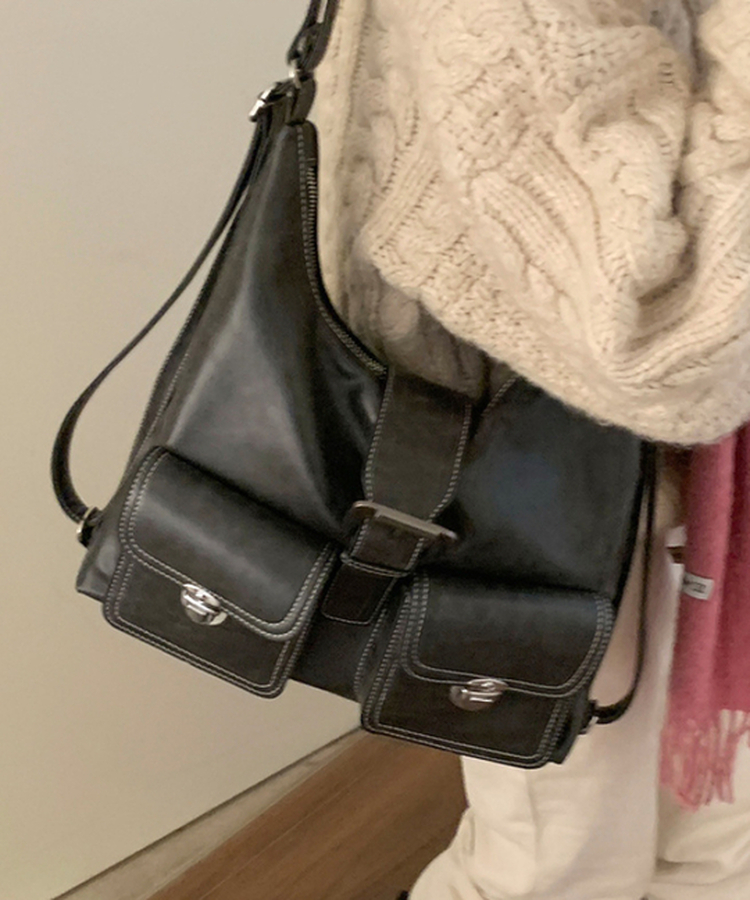 バックルレザーショルダーバッグ BLACK