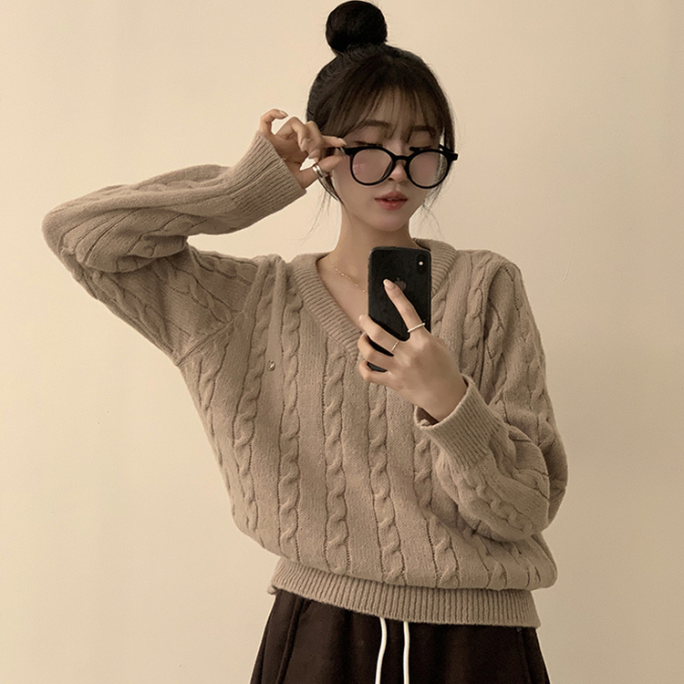 자신있는 추천템 러블리모먼트 브이넥 겨울 긴팔 꽈배기 펜던트 오버핏 니트 루즈핏 상의 6color 베이지