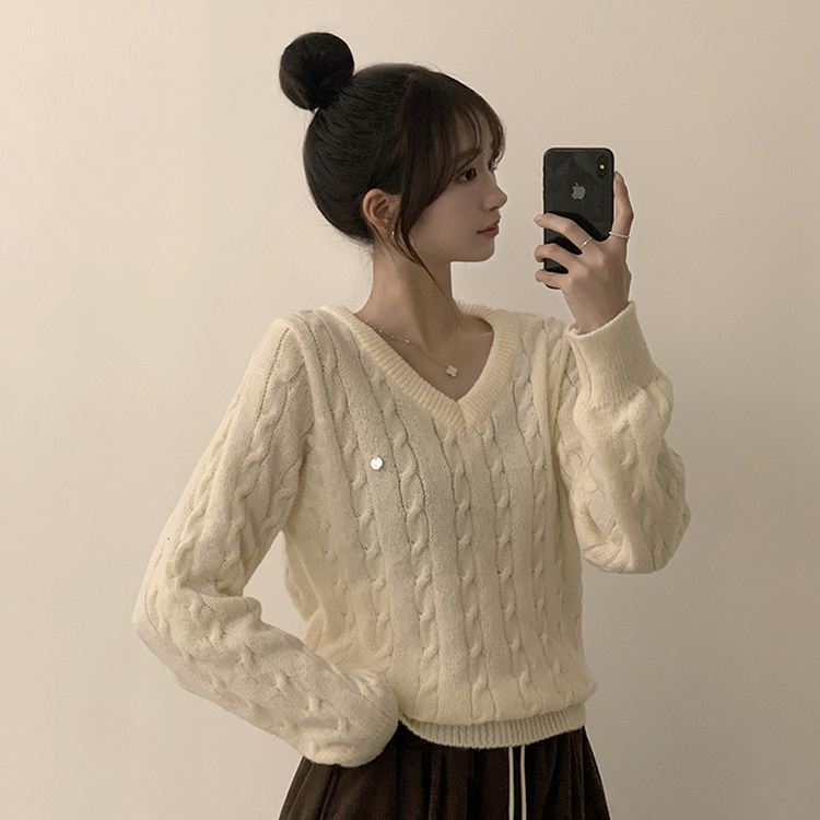 자신있는 추천템 러블리모먼트 브이넥 겨울 긴팔 꽈배기 펜던트 오버핏 니트 루즈핏 상의 6color 아이보리