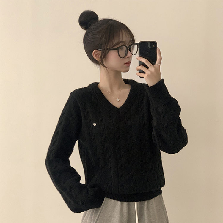 자신있는 추천템 러블리모먼트 브이넥 겨울 긴팔 꽈배기 펜던트 오버핏 니트 루즈핏 상의 6color 블랙