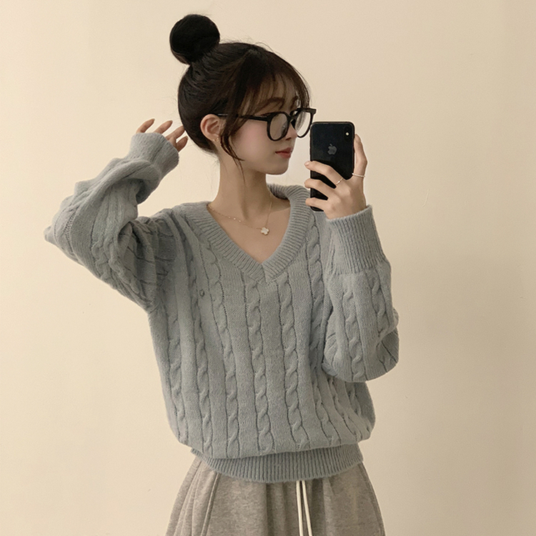 자신있는 추천템 러블리모먼트 브이넥 겨울 긴팔 꽈배기 펜던트 오버핏 니트 루즈핏 상의 6color 소라