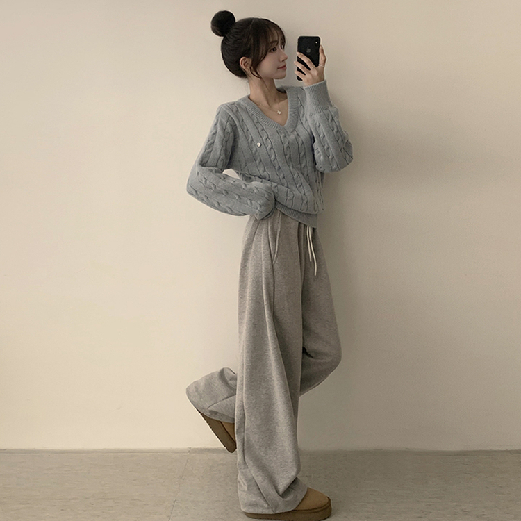 자신있는 추천템 러블리모먼트 브이넥 겨울 긴팔 꽈배기 펜던트 오버핏 니트 루즈핏 상의 6color 소라