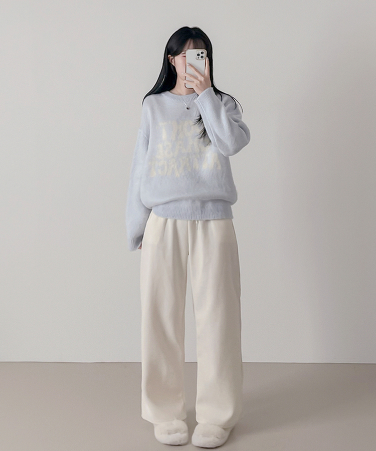 크리미 레터링 브러쉬 니트 소라