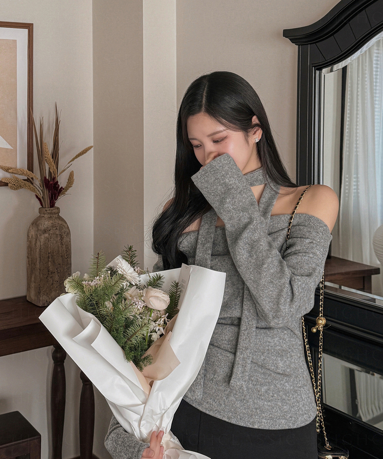 【タイ付き】ボートネックオフショルダードレープTシャツ