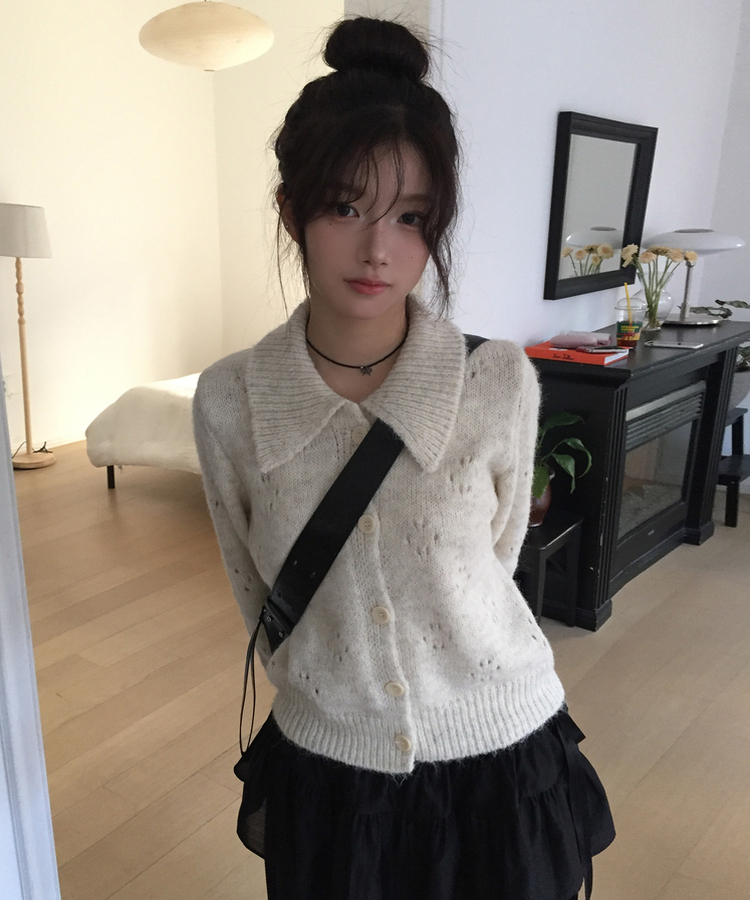 パンチングフラワーカラーカーディガン OATMEAL