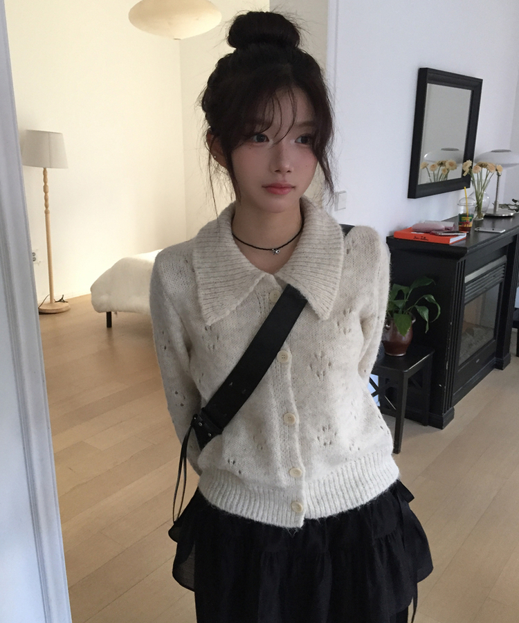 パンチングフラワーカラーカーディガン OATMEAL