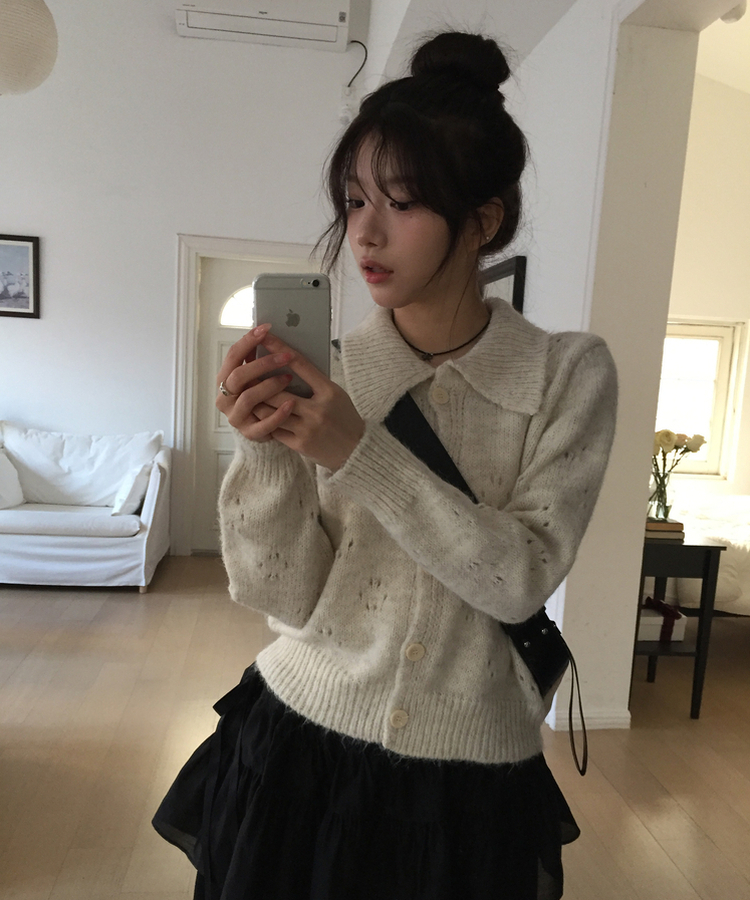 パンチングフラワーカラーカーディガン OATMEAL