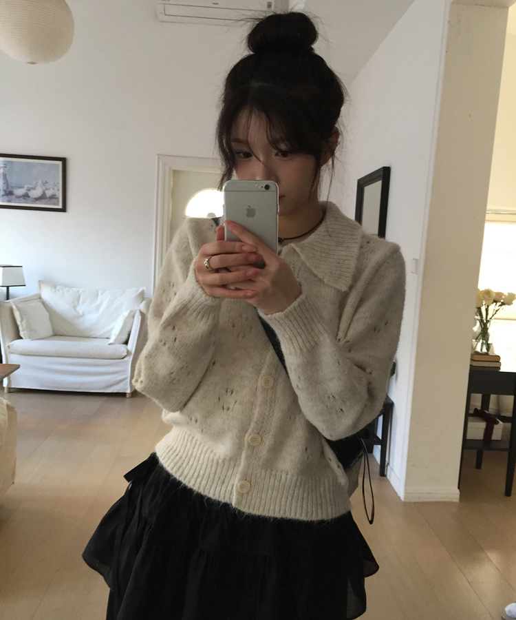 パンチングフラワーカラーカーディガン OATMEAL