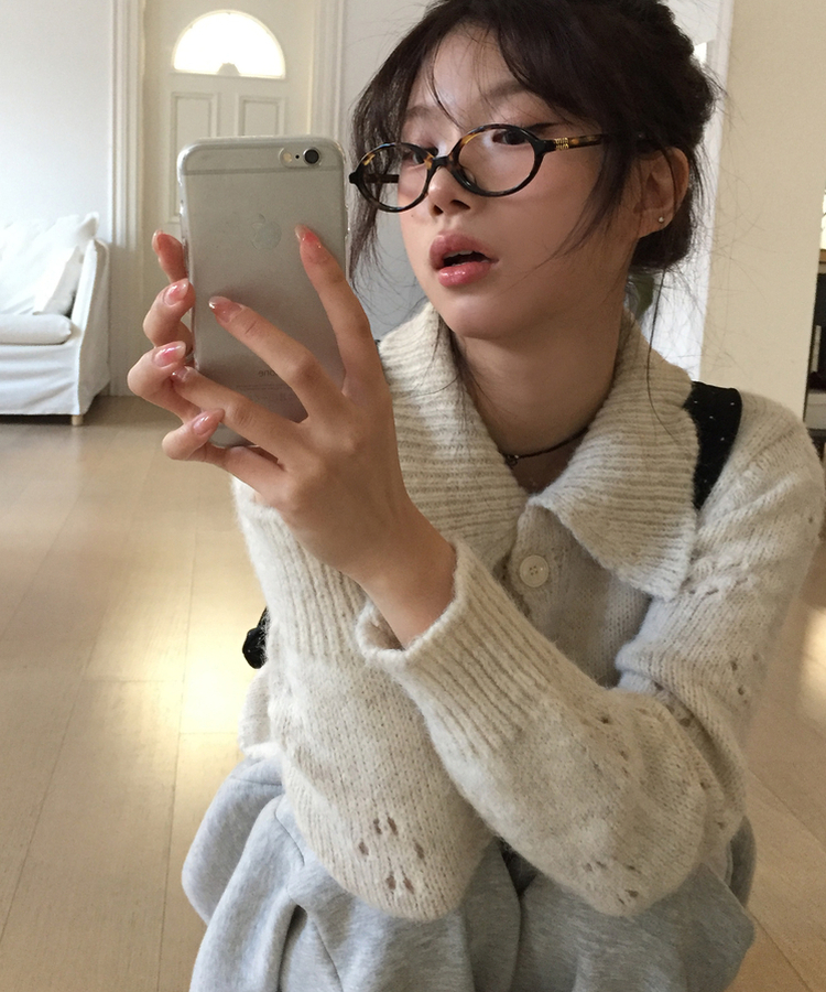 パンチングフラワーカラーカーディガン OATMEAL