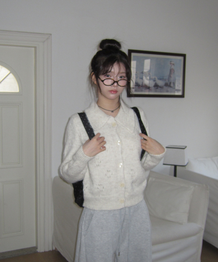 パンチングフラワーカラーカーディガン OATMEAL