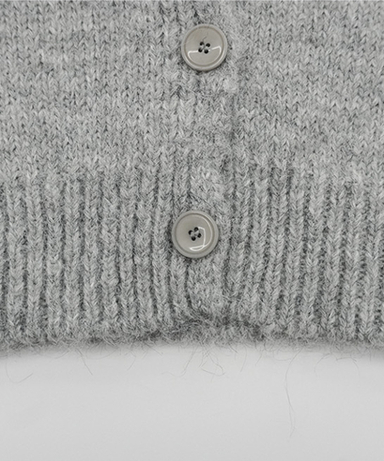 パンチングフラワーカラーカーディガン