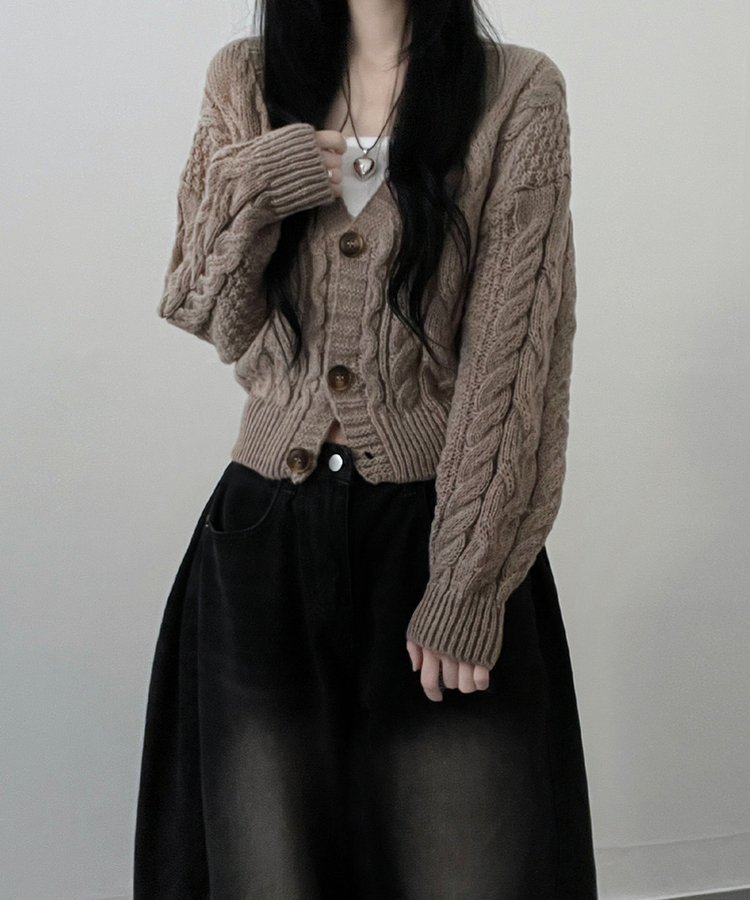 피넛꽈배기브이넥크롭도톰니트가디건 연밤색