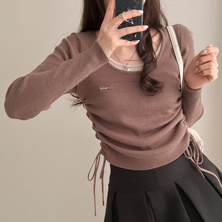 레지 셔링 레터링 자수 두겹 일체형 골지 니트 브라운