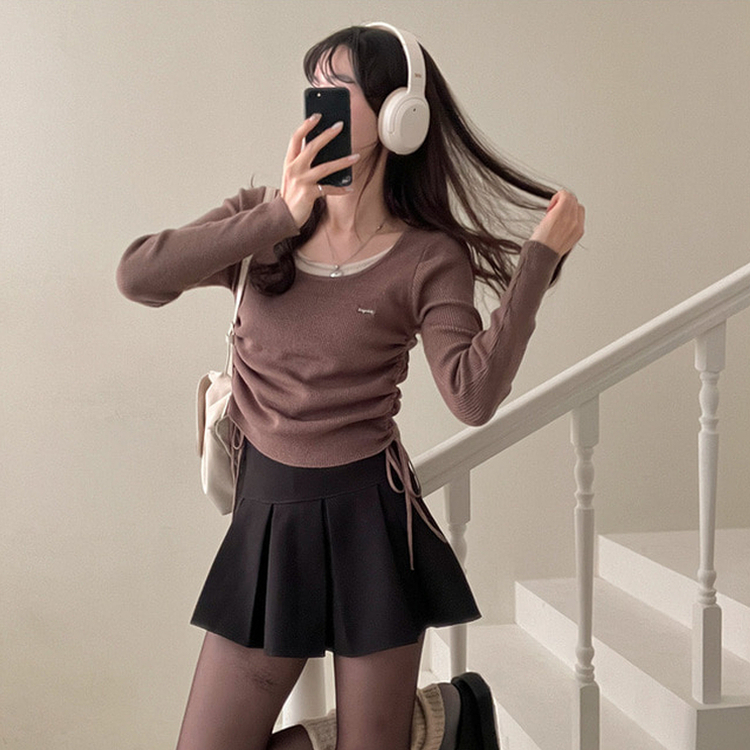 레지 셔링 레터링 자수 두겹 일체형 골지 니트 브라운