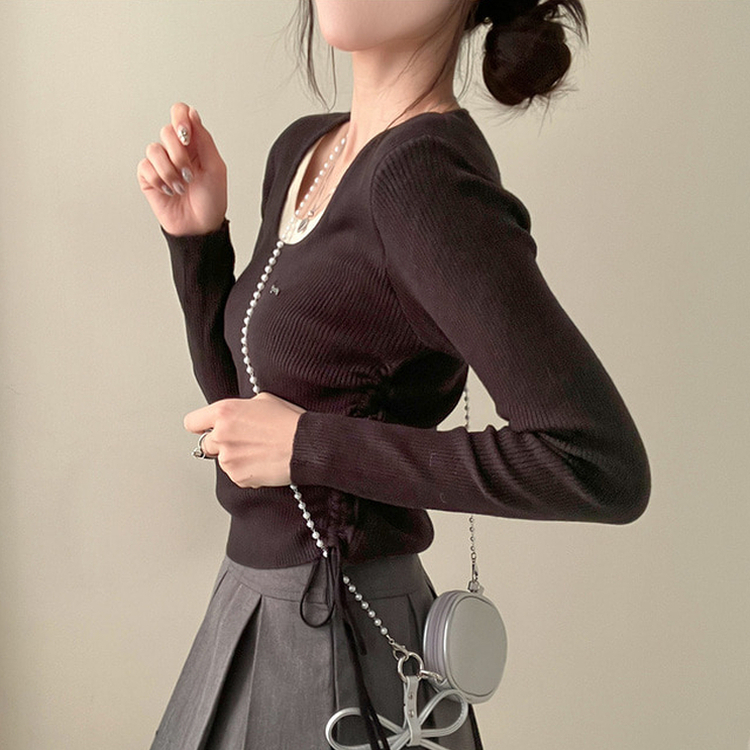 레지 셔링 레터링 자수 두겹 일체형 골지 니트 블랙