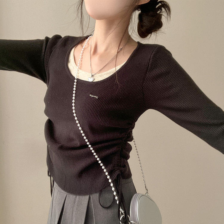 레지 셔링 레터링 자수 두겹 일체형 골지 니트 블랙