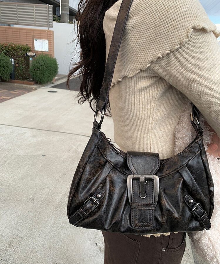 バックルビンテージレザーショルダーバッグ BROWN