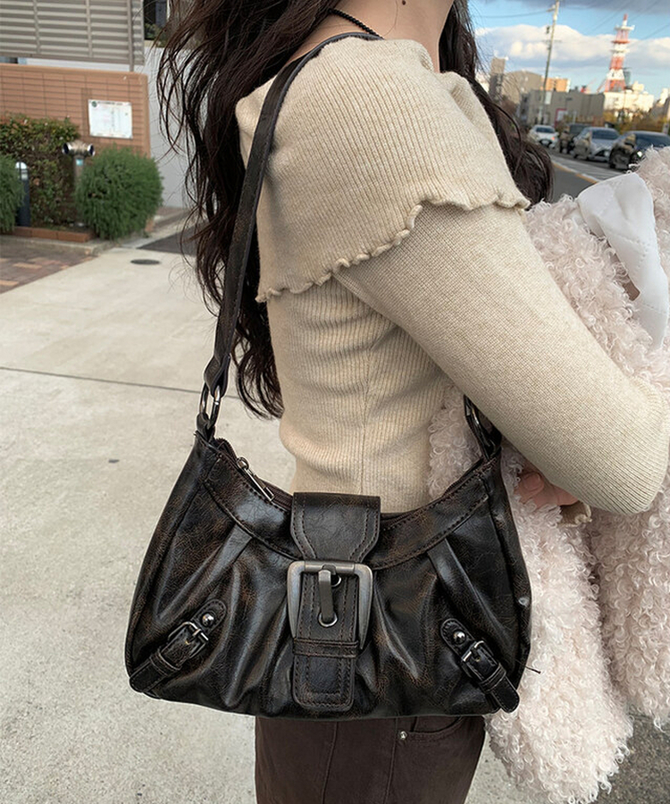 バックルビンテージレザーショルダーバッグ BROWN