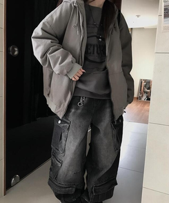 ルイマリ、ホワイトフード付きジャンパー ルイマリ、ホワイトフード付きジャンパー