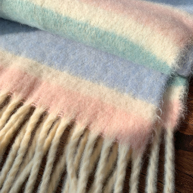 レインボーストライプフリンジマフラー