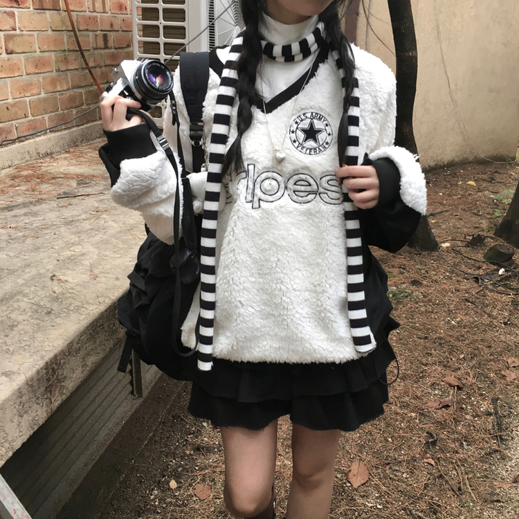 ブロックコアストリングVネックトレーナー