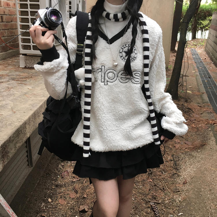 ブロックコアストリングVネックトレーナー