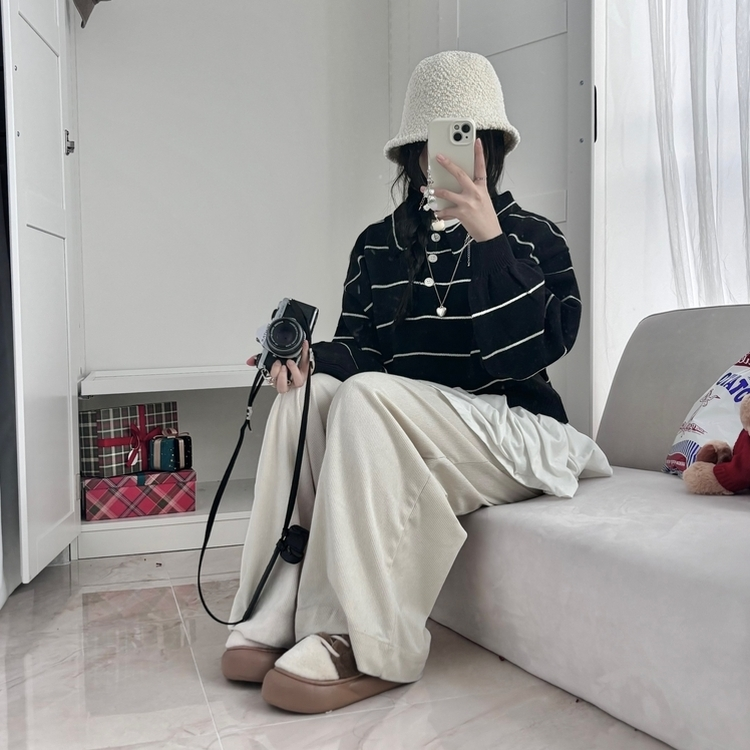 데일리 카라 버튼 단가라 크롭 니트