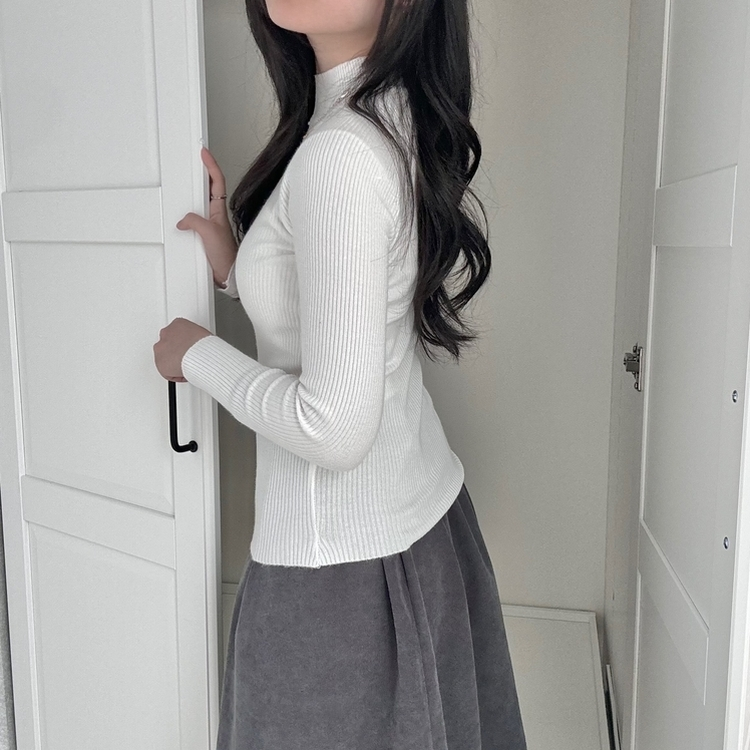 갑갑함 없는 쫀득모찌 반목폴라 레이어드 긴팔 골지 니트 티셔츠