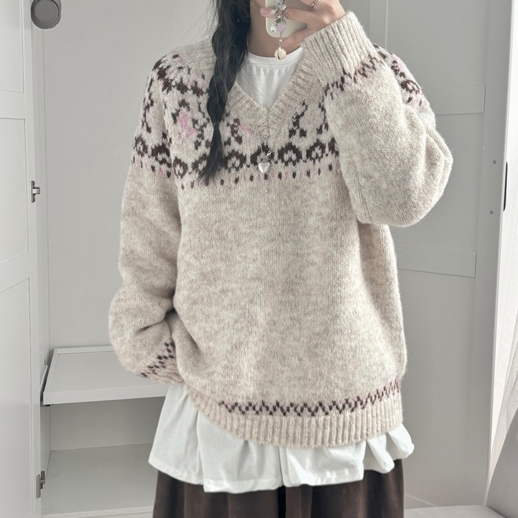 Vネックハートノルディックニット