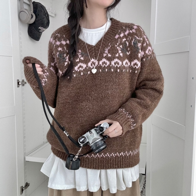Vネックハートノルディックニット