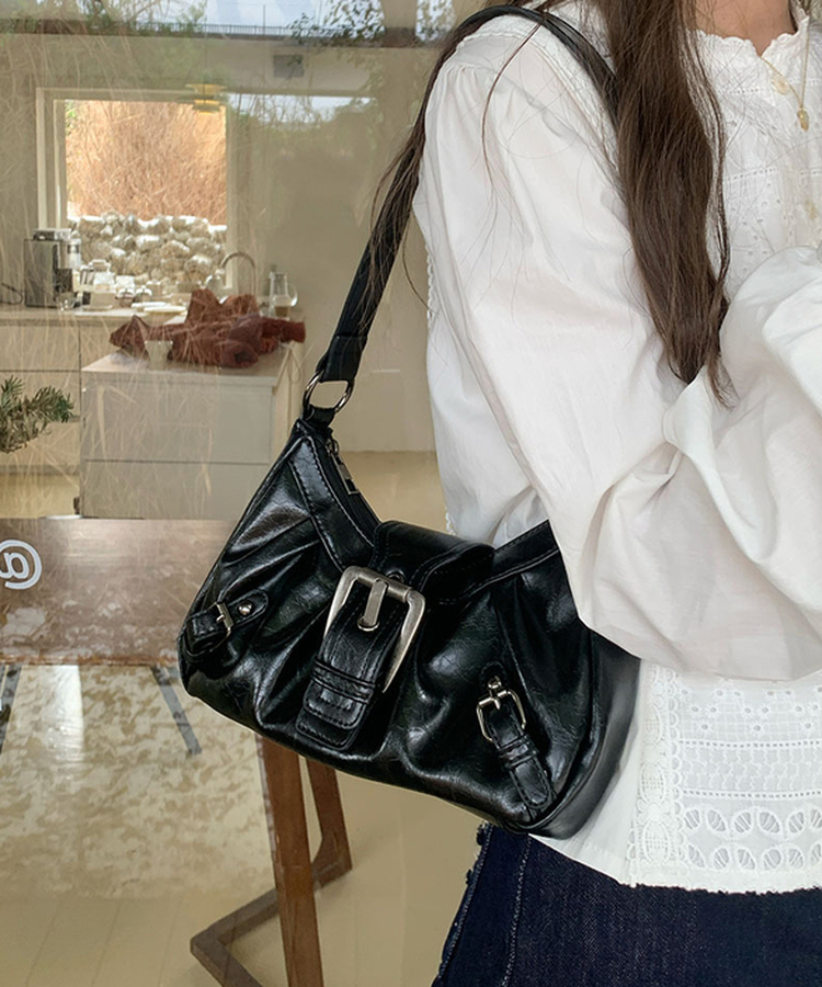 バックルショルダーバッグ BLACK
