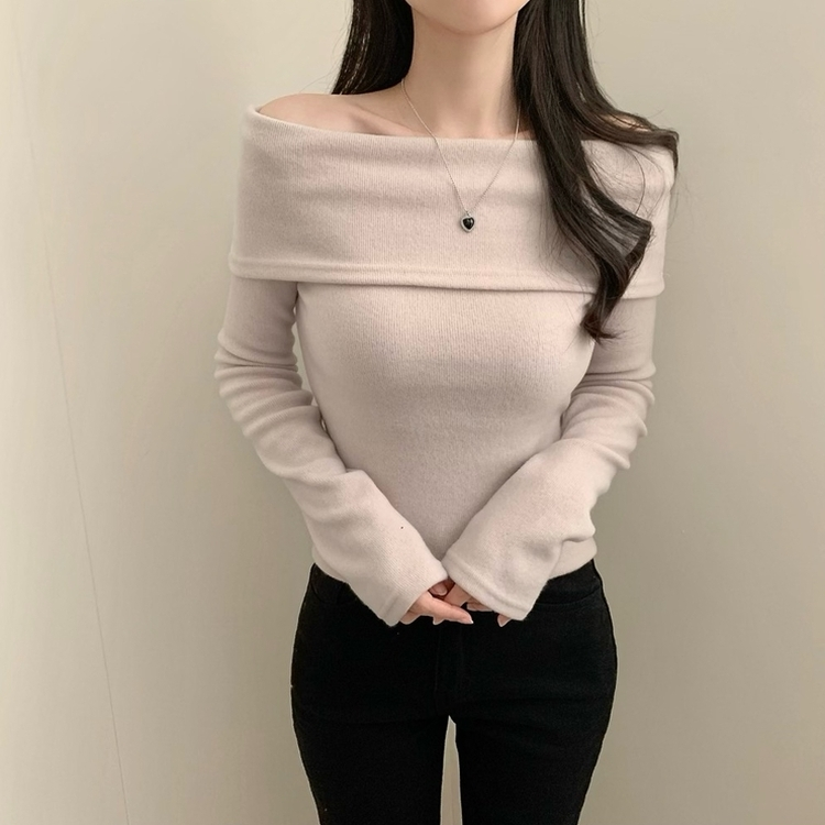 オフショルダー長袖Tシャツ