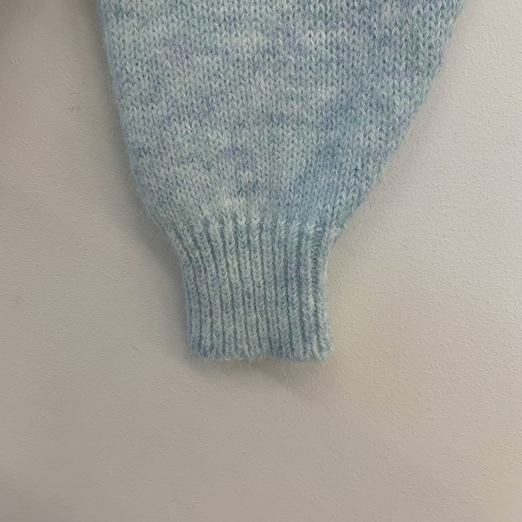 파스텔 도톰 보카시 라운드 아방핏 니트