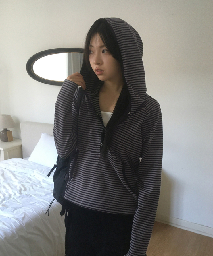 ストライプボタンフードTシャツ