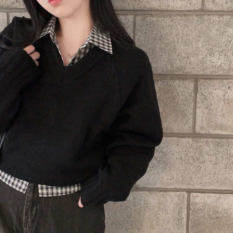 제니 브이넥 레이어드 루즈핏 나그랑 니트 블랙