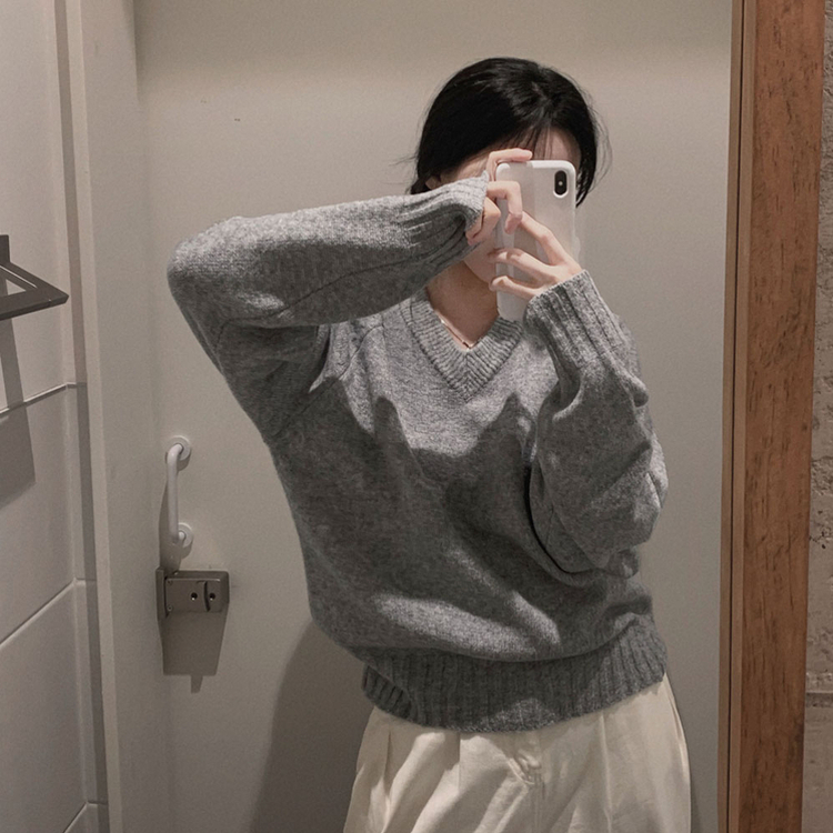 제니 브이넥 레이어드 루즈핏 나그랑 니트 회색