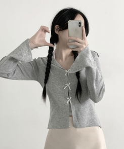 로네 러블리 브이넥 여리핏 리본 일체형 밑단 트임 나팔소매 니트 티셔츠 그레이