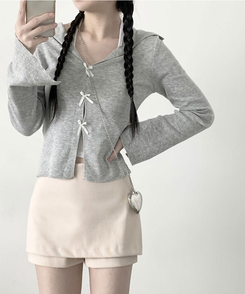 로네 러블리 브이넥 여리핏 리본 일체형 밑단 트임 나팔소매 니트 티셔츠 그레이