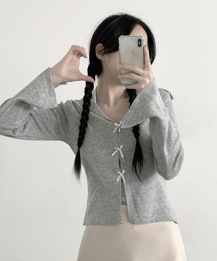 로네 러블리 브이넥 여리핏 리본 일체형 밑단 트임 나팔소매 니트 티셔츠 그레이