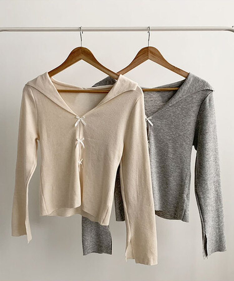 로네 러블리 브이넥 여리핏 리본 일체형 밑단 트임 나팔소매 니트 티셔츠