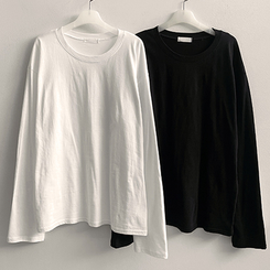 ベーシックラウンド長袖Tシャツ