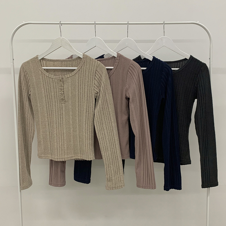 ボタンラウンドネックニット