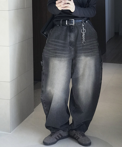 ワイド バルーンウォッシングカーフェンダーパンツ BLACK DENIM