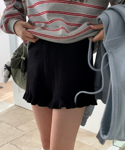 フリルラッフルレースニッショートパンツ BLACK