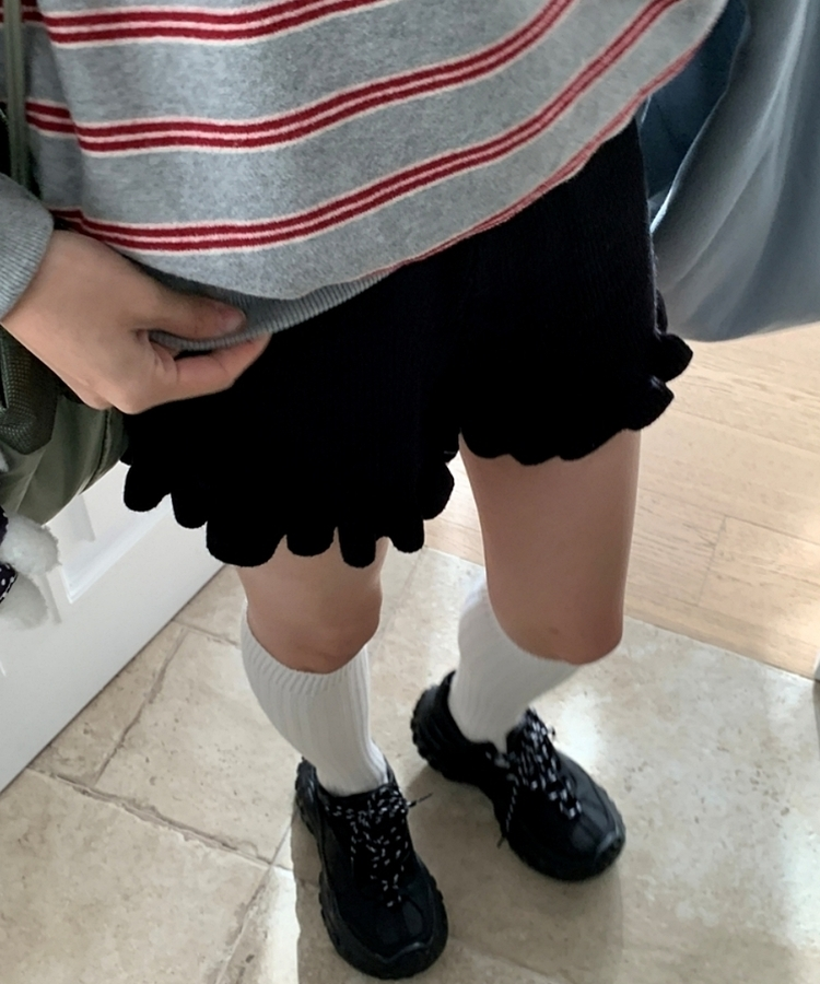 フリルラッフルレースニッショートパンツ BLACK