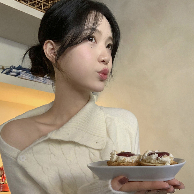 (2way/ワンショルダー＆カラーネック/彼女ルック) Ofnit ネック斜めボタンケーブルニット IVORY