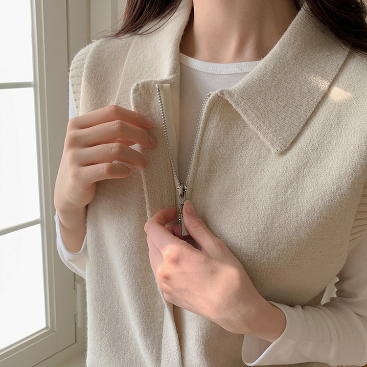 (きれいなアウトフィット♥) ロエブ 隠しジッパー カラー ニットベスト CREAM BEIGE