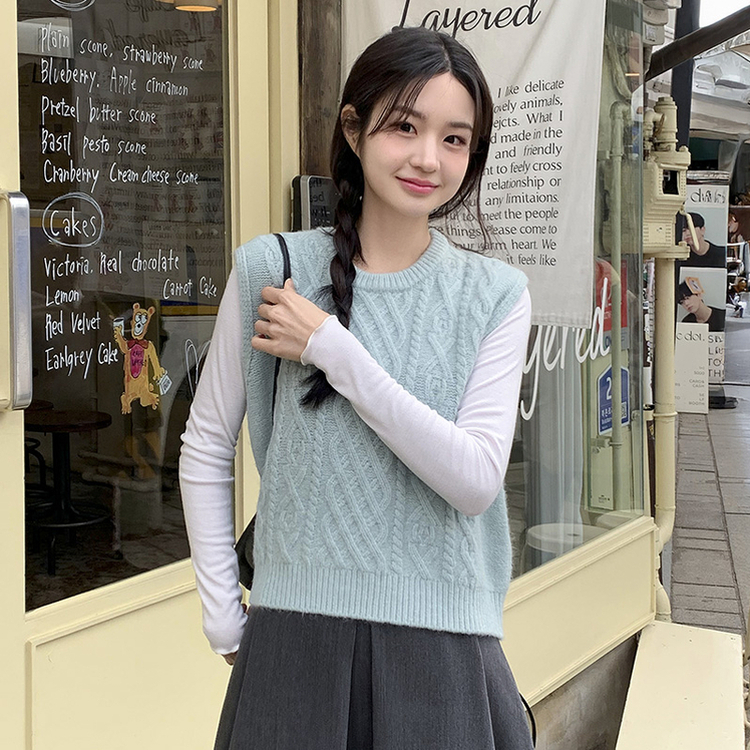 (レイヤードコーデ/ラブリーカジュアルアイテム♡) エフォレット セミクロップ フィッシャー ケーブル ニットベスト SKYBLUE